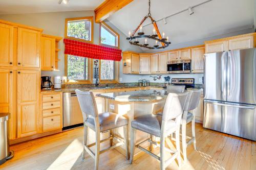 24STR-00018 Fairplay Home Mtn View, Deck and Grill in Fairplay, USA