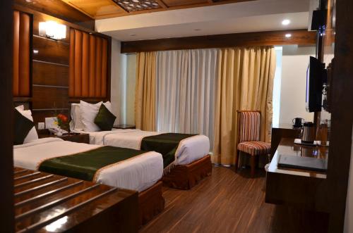 Deluxe Room image 2