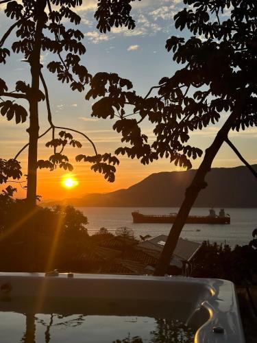 Linda casa Ilhabela com vista maravilhosa in Praia do Veloso