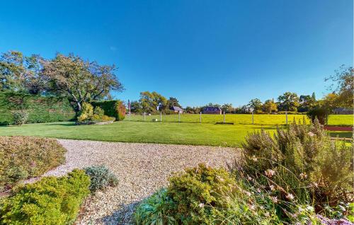 Exterior view, Lovely Home In Foulbec With Wifi in Saint-Maclou