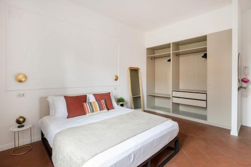 White Flat Termini 3