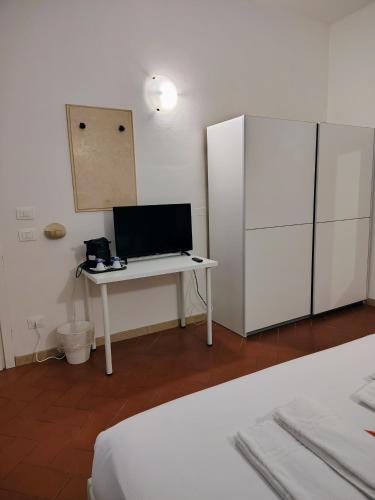 Double Room with Private External Bathroom image 10