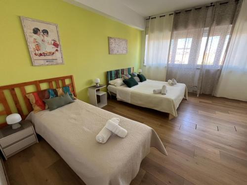 Triple Room with Private Bathroom image 3