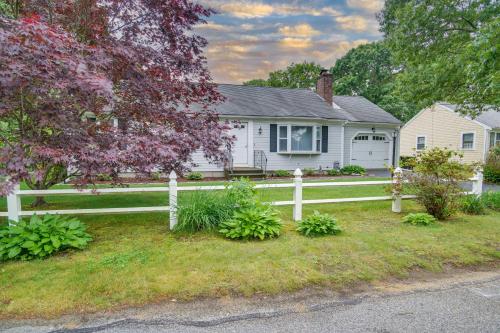 Quaint Cape Cod Retreat 4 Mi to Corporation Beach - image 8