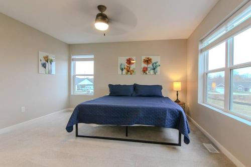 Cedar Falls Townhome - New Construction - 3 KINGS! in Cedar Falls, USA