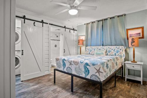 Upscale Waterfront- Private Patio Fish Pier Upscale Waterfront- Private Patio Fish Pier