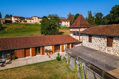 Hotelli välisilme, Oustal de la FRAYSSIERE in Figeac