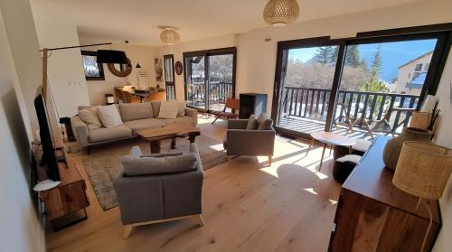 FRGK "SKI Auron 4 BDR View, Terrace, Wifi HIGH SPEED" in Saint-Étienne-de-Tinée