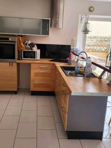 keuken, Maison près de la mer , les plages du débarquement (Maison pres de la mer , les plages du debarquement) in Creully