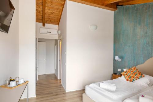 Hotel Elvezia - image 2