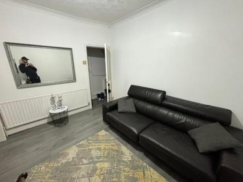Entire 3 Bedroom House- FREE PARKING, Liverpool (photo 6)