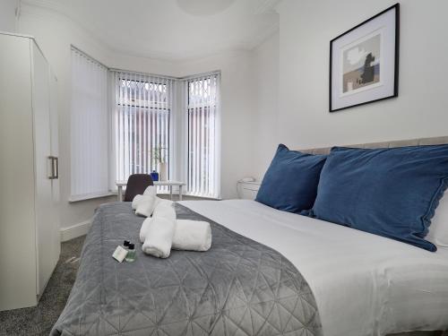Woodcroft House - Air Host & Stay - 4 Bedrooms near New Beijing Chippy