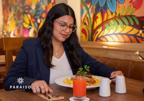 Comida y bebida, Hoteles Paraiso TRUJILLO in Trujillo City Center