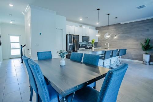 ST4261 - Luxury Townhouse w/Priv. Pool Near Disney in Kissimmee, USA