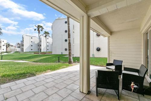 Two-Bedroom Deluxe Apartment image 1