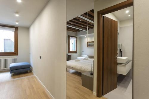 Rialto Prestige Apartment - image 13