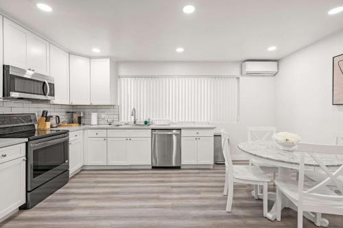 New renovated 2B2B APT Self checkin free parking 1 in Pasadena, USA