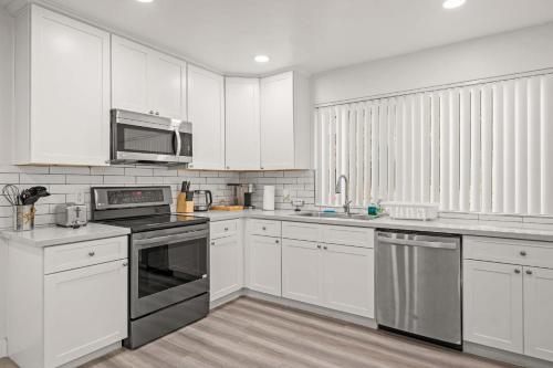 New renovated 2B2B APT Self checkin free parking 1 in Pasadena, USA