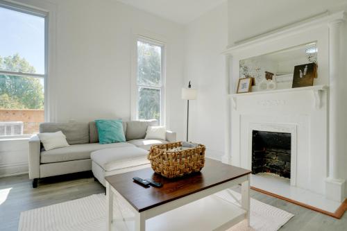 1 Mi to UofL Pet-Friendly Louisville Apartment! in Louisville, USA