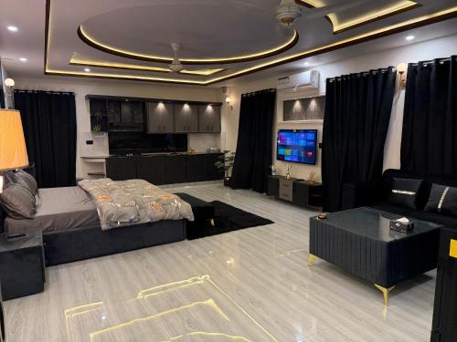 The Sapphire Suites, Мултан
