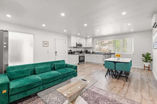 2B2B APT Newly Remodeled in Pasadena, USA