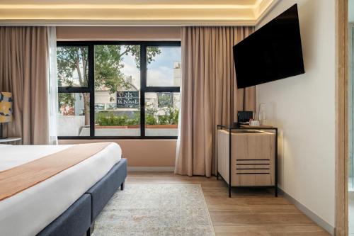 room detail thumbnail 1