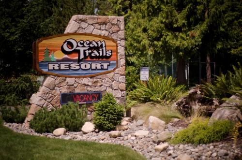 Ocean Trails Resort - Accommodation - Parksville