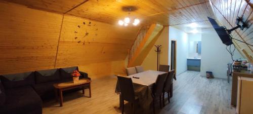 Resid Afrem in Vandam