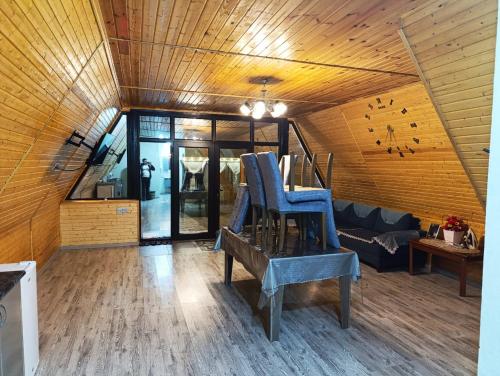 Resid Afrem in Vandam