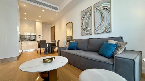 Oxford House Apt by TrulyCyprus - image 2
