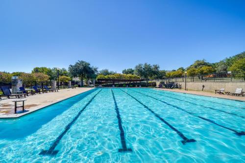 6 Mi to SeaWorld Pet-Friendly Home with Pool Access in San Antonio, USA