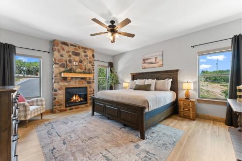 SUM-111 Lincoln Log Lookout home in Branson, USA