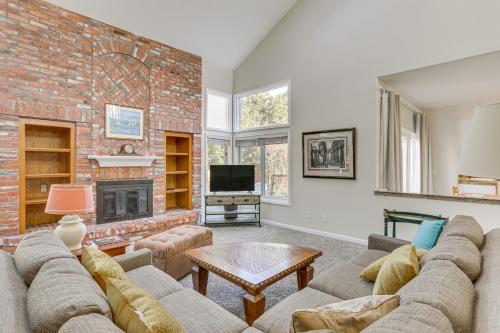 Pet-Friendly Home with Fenced Yard in Centennial! in Centennial, USA