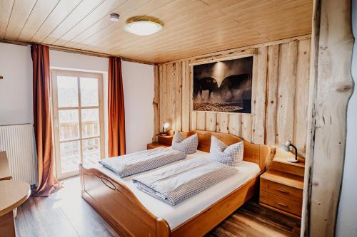1 queen bed