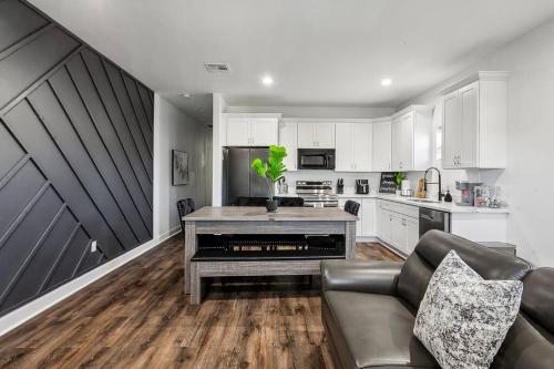 . Luxury NOLA 6 Bedroom Oasis