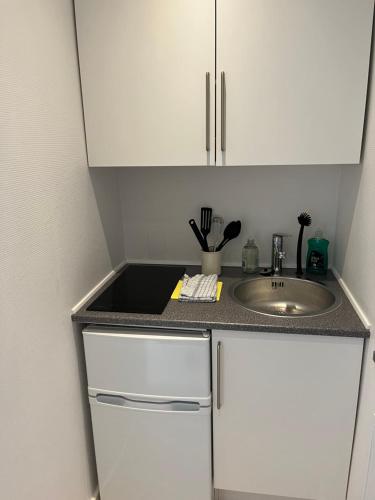 ห้องครัว, Billund mini Hostel room 14 - Close to LEGO HOUSE and Town Center in บิลลันด์