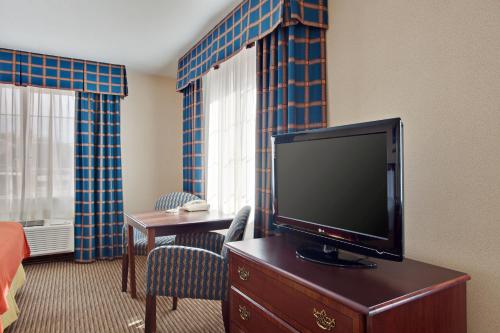 Holiday Inn Express & Suites Jackson, an IHG Hotel