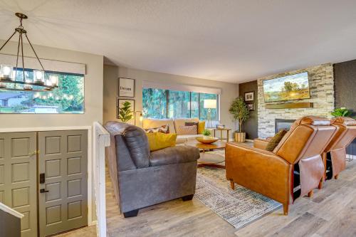 Mount Vernon Home w/ Private Hot Tub in Mount Vernon (WA)