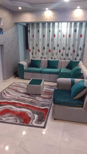 شقه سوبر لوكس, Cairo