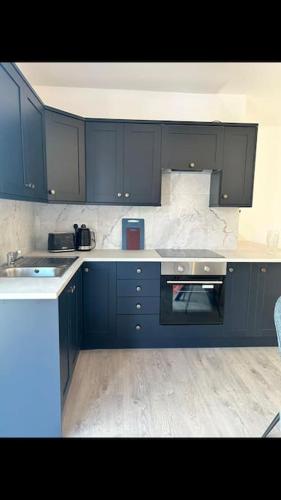 Peaceful, relaxing and warm 2-bedroom, sleeps 4, self-catering Galtee Mountain Lodge - for Mitchelst in 密契爾鎮