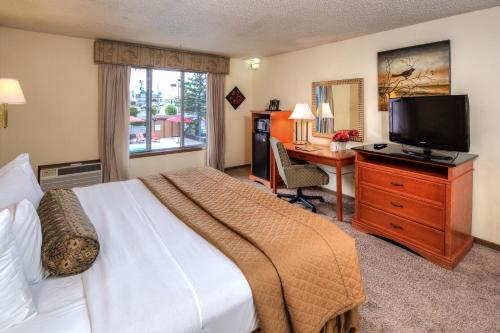 The Foothills Inn The Foothills Inn is a popular choice amongst travelers in Rapid City (SD), whether exploring or just passing through. The hotel offers a wide range of amenities and perks to ensure you have a great t