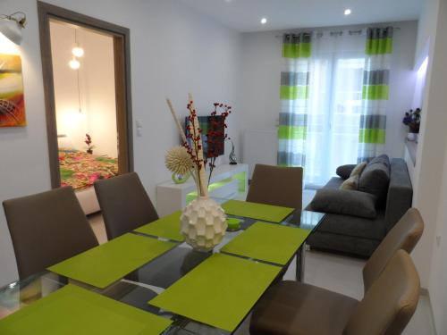 設施, Laura Deluxe Apartment in 新海灘區