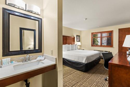 King Room - Disability Access/Non-Smoking image 4