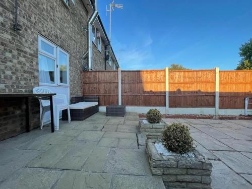 Single Room Near Basildon City Centre in 聖馬丁