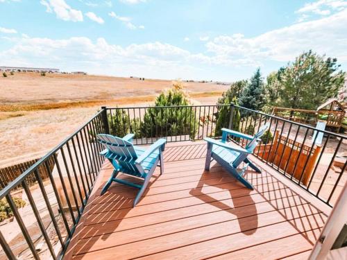 2 Masters Pet Friendly Centrally Located Game Room in Colorado Springs, USA