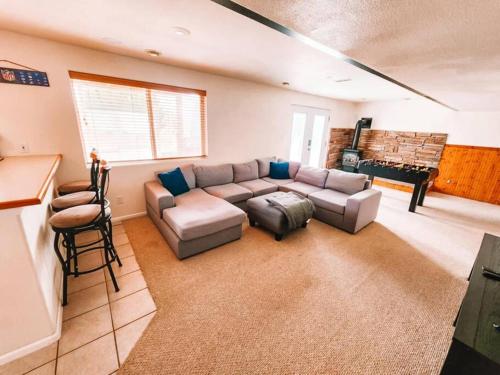 2 Masters Pet Friendly Centrally Located Game Room in Colorado Springs, USA