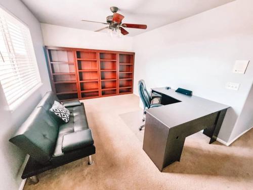 2 Masters Pet Friendly Centrally Located Game Room in Colorado Springs, USA