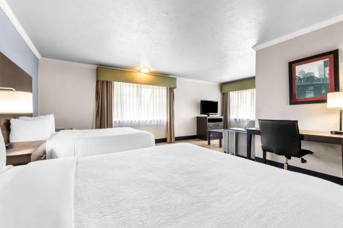 公園道最佳西方Plus酒店 (Best Western Plus Parkway Inn) in 威爾遜維爾 (OR)