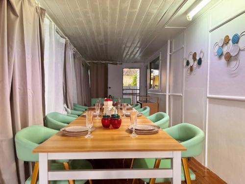 Fairyland Getaway- at Central Coast with XXXL hot Jacuzzi - Perpetual above 35C & Fun - Round pool t in Narara
