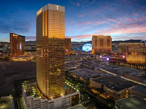 TRUMP 56th Floor - Sphere and Strip View - No Resort Fees, Las Vegas (photo 4)